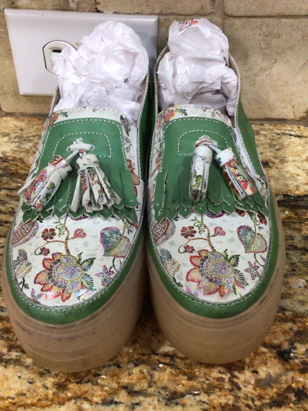 L’Artiste Sring Step very unique shoes. Eur 36 says US 5.5-6 gently worn